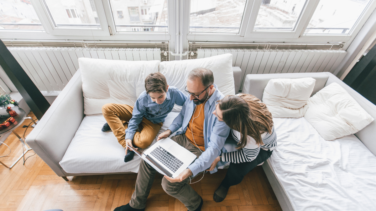 safe pest control - family on couch