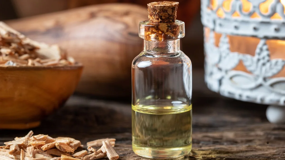 8 Best Carpet Beetle Sprays - How To Use Them? 7 best carpet beetle sprays - cedar essential oil